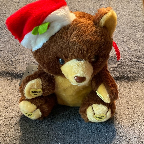 Holiday Vintage Musical Christmas Bear In Excellent Condition Poshmark